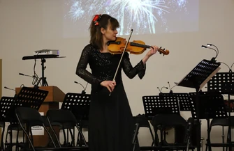 Piękny koncert karnawałowy w Akademii Piotrkowskiej. Aula wypełniona po brzegi