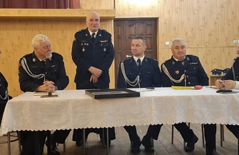 Walne zebranie w Remizie Ochotniczej Straży Pożarnej w Łękach Szlacheckich