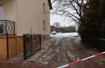 Wysadzili bankomat w centrum Gorzkowic pod Piotrkowem. Sprawcy uciekli bez łupu