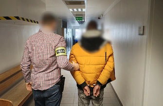 Czujna sąsiadka przyuważyła 38-letniego kierowcę. Miał 2,5 promila w organizmie