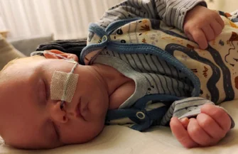 Ciężka złożona wada serca od pierwszych dni życia. Trwa zbiórka na leczenie Leona