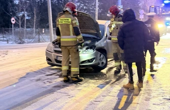 Niebezpiecznie na skrzyżowaniu Słowackiego i Zawodzie. Zderzyły się dwa samochody
