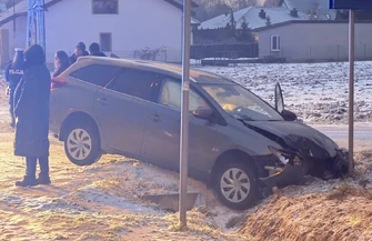 Niebezpiecznie na skrzyżowaniu Słowackiego i Zawodzie. Zderzyły się dwa samochody
