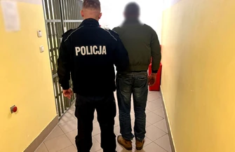 Wjechał do rowu i uciekł, dzielnicowy zatrzymał go w łóżku