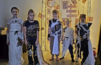 Ferie zimowe z Gminnym Centrum Kultury i Gminną Biblioteką Publiczną w Czarnocinie zajęcia edukacyjne kreatywne i wyjazdowe