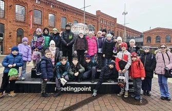 Ferie zimowe z Gminnym Centrum Kultury i Gminną Biblioteką Publiczną w Czarnocinie zajęcia edukacyjne kreatywne i wyjazdowe