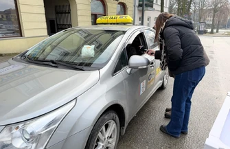 Tłusty Czwartek w Piotrkowie. Ekipa Radia Strefa.Fm osłodziła dzień mieszkańcom