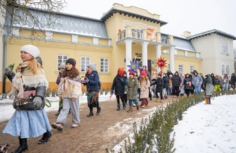 Łódzkie pełne tradycji. Ostatkowy korowód przeszedł ulicami Bełchatowa