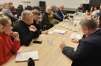 Intrygujące obrady członków jednej z komisji Rady Miasta w Piotrkowie