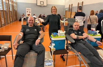 Ponad 28 litrów daru życia - funkcjonariusze piotrkowskiego aresztu wzięli udział w akcji krwiodawstwa