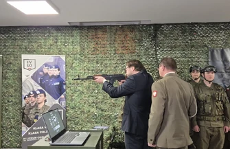 Nowoczesna wirtualna strzelnica otwarta w IV LO w Piotrkowie Trybunalskim