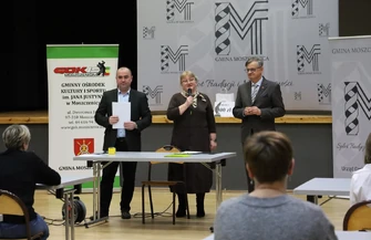 Dyktando o Pióro Wójta w Moszczenicy. Ortograficzne zmagania młodszych i starszych