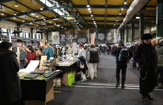 Ręcznie robiona biżuteria rękodzieło minerały i... wróżki. Niezwykła giełda w hali Relax