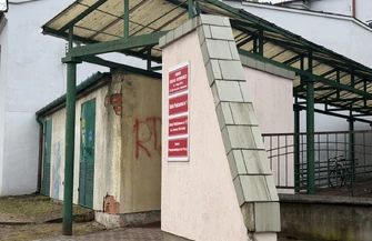 Łowca wykroczeń spowodował kolizję. Zderzył się z busem w którym były dzieci z Ośrodka Szkolno Wychowawczego