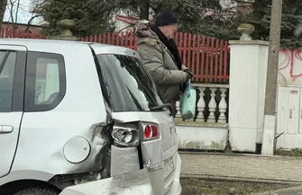 „Łowca wykroczeń” spowodował kolizję. Zderzył się z busem, w którym były dzieci z Ośrodka Szkolno – Wychowawczego