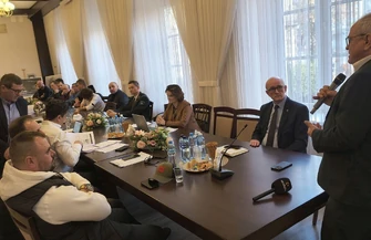 „Ludzie, miejcie litość nad nami rolnikami. Nie róbcie z nas baranów". Emocje na spotkaniu w sprawie ASF