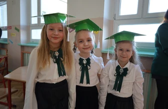 Szkołę zaczęli we wrześniu ale dopiero w miniony czwartek oficjalnie stali się uczniami. Pierwszaki z SP 10 złożyły uroczyste ślubowanie