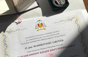 Medal Ordynariatu Polowego dla kapelana piotrkowskiego aresztu