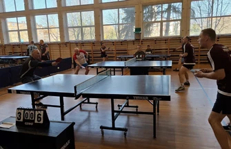 W piątkowe południe w piotrkowskim OSiRze przy ulicy Belzackiej odbyła się sportowa rywalizacja służb mundurowych. Pierwszą dyscypliną był tenis stołowy.