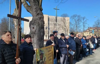 	Ulicami Piotrkowa przeszedł Męski Różaniec. Wydarzenie odbyło się po raz 84.