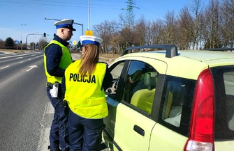 Policyjne akcje „Łapki na kierownicę” oraz „Patrz i słuchaj”