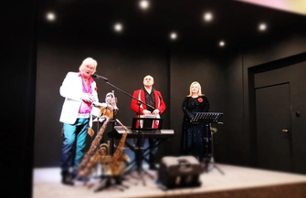 Kwiaty muzyka i słodkości. Wyjątkowy Dzień Kobiet w Ośrodku Edukacji Artystycznej MOK