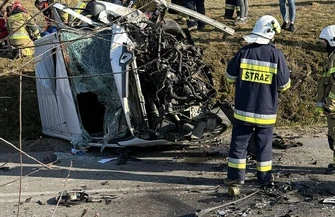 Groźny wypadek w Podolinie. Na miejscu trwa akacja służb