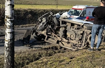 Groźny wypadek w Podolinie. Na miejscu trwa akacja służb