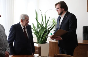 Zielona herbata ruch i pozytywne nastawienie tak Mieczysław Rogalski świętuje 100 lat