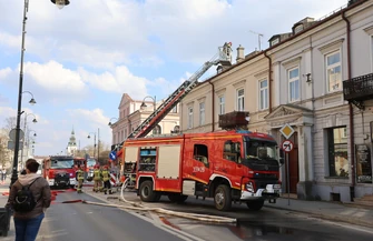 Pożar poddasza w kamienicy przy ulicy Słowackiego w centrum Piotrkowa