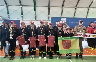 Zwycięstwo młodych strażaczek z Jarost pojadą na zawody krajowe