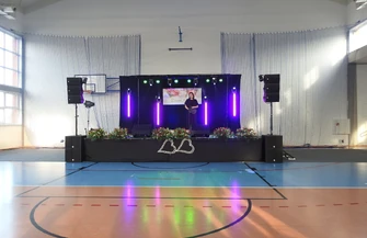 Gminny Dzień Kobiet w Aleksandrowie muzyka taniec i wspólne świętowanie