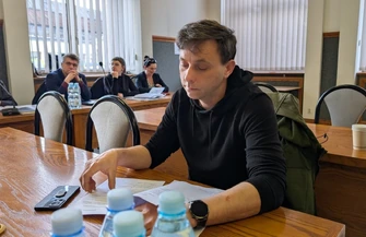 Pan wygląda jak błazen. Ostre słowa na komisji kultury zakończyły się próbą odwołania przewodniczącego