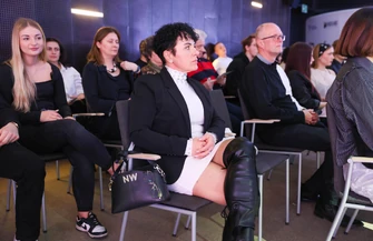 Fenomenalny pokaz mody uczniów ZSP nr 6. Ubrania z recyklingu zachwyciły publiczność ZDJĘCIA