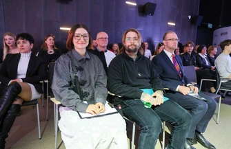 Fenomenalny pokaz mody uczniów ZSP nr 6. Ubrania z recyklingu zachwyciły publiczność ZDJĘCIA