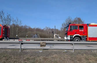 Pożar samochodu dostawczego na trasie S8. Droga zablokowana