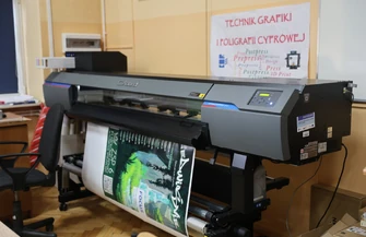 Krakówka otwarta dla kreatywnych pokazy mody nowoczesne pracownie i praktyki za granicą