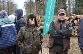 Wspólne sadzenie lasu z Nadleśnictwem Piotrków Las potrzebuje równowagi pokoleń
