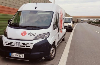 Zderzenie busa kurierskiego z ciężarówką na S8. Utrudnienia w kierunku Katowic