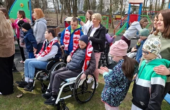 Piłkarze ŁKS z wizytą w Szansie. Sportowe serca i wielkie wsparcie dla dzieci z Piotrkowa