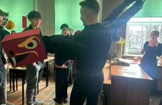 Wiosna i języki świata w 3 LO. Uczniowie zachwycili kreatywnością