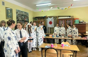 Wiosna i języki świata w 3 LO. Uczniowie zachwycili kreatywnością