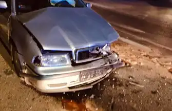 Kompletnie pijany 29-latek spowodował kolizję. Wcześniej stracił prawo jazdy za jazdę po alkoholu