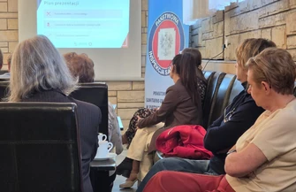 Dzień otwarty w piotrkowskim sanepidzie zdrowie i bezpieczeństwo seniorów w centrum uwagi