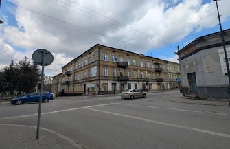 Kamienica grozy w Piotrkowie Mieszkańcy alarmują o strachu pożarze i agresji