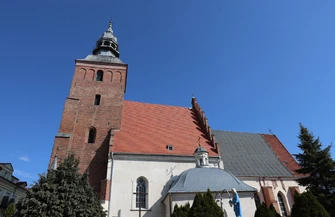 Dach Fary bez pieniędzy. Polityczny spór o remont zabytku w Piotrkowie