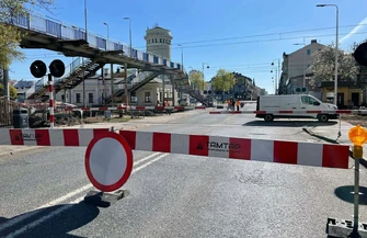 Piotrków Trybunalski zamknięcie przejazdu kolejowego na ul. Słowackiego od 22 do 24 kwietnia. Utrudnienia objazdy i zmiany w ruchu