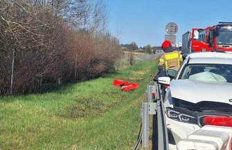 Kolizja na S8. Droga całkowicie zablokowana wyznaczono objazdy