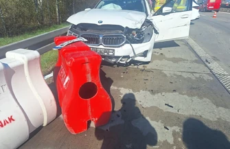 Kolizja na S8. Droga całkowicie zablokowana wyznaczono objazdy