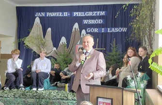 Uroczysty Dzień Patrona w Szkole Podstawowej im. św. Jana Pawła II w Gazomi